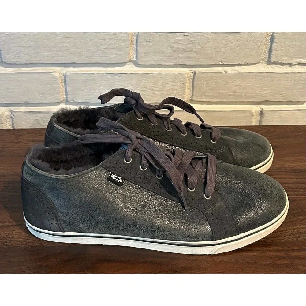 UGG Australia Men's Roxford Bomber Dark Gray Suede Fur Lined Sneakers‎ Size 11.5